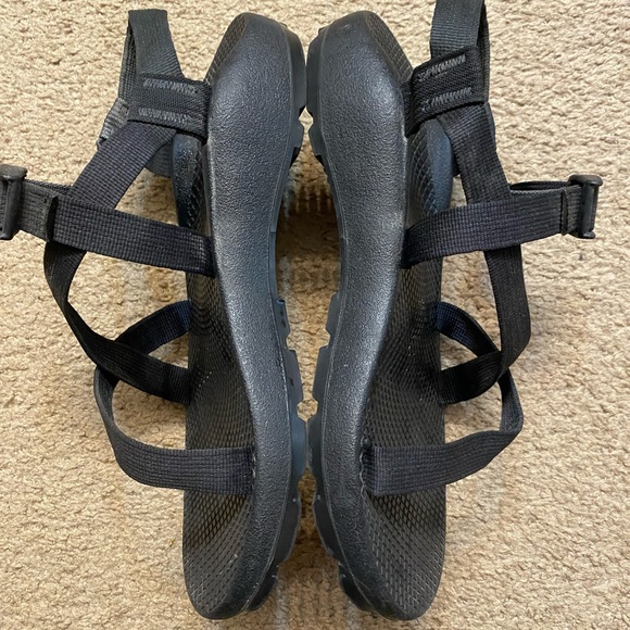 Black Water Sandles - Picture 5 of 6